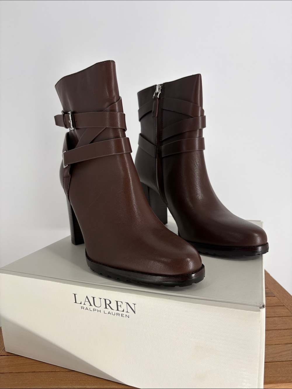 New Lauren Ralph Lauren Brown Leather Ankle Boots size 9.5 Retail $225